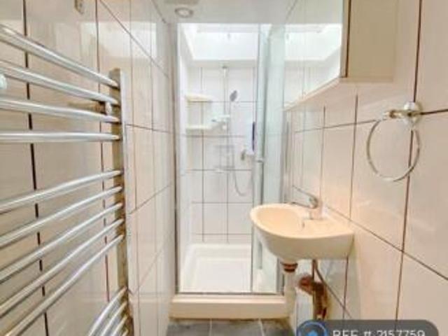 Flat for rent in Cat Hill