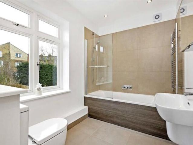 Flat for rent in Cat Hill