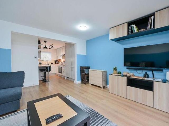 Flat for rent in Chiswick, Greater London