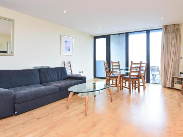 Flat for rent in Cat Hill