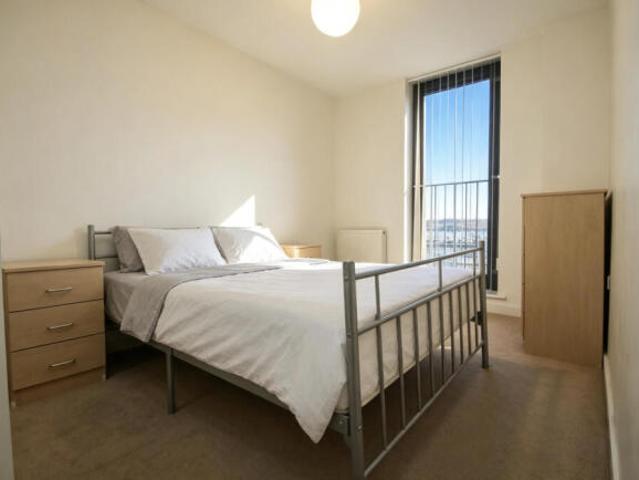 Flat for rent in Cat Hill, England