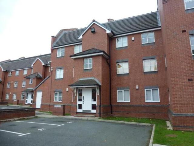 Flat for rent in Calderstones