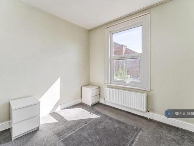 Flat for rent in Cat Hill