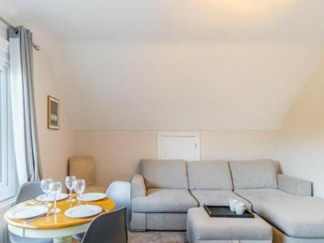 House for rent in Ascot