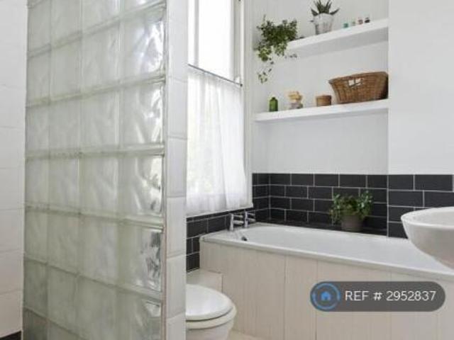 Flat for rent in Cat Hill