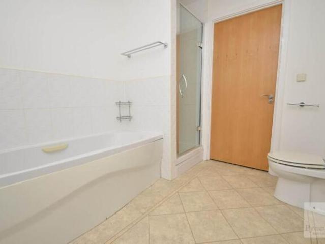 Flat for rent in Lakenham, East Bank