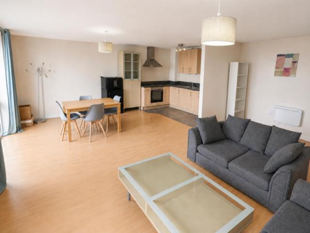 Flat for rent in South Lane, West Yorkshire