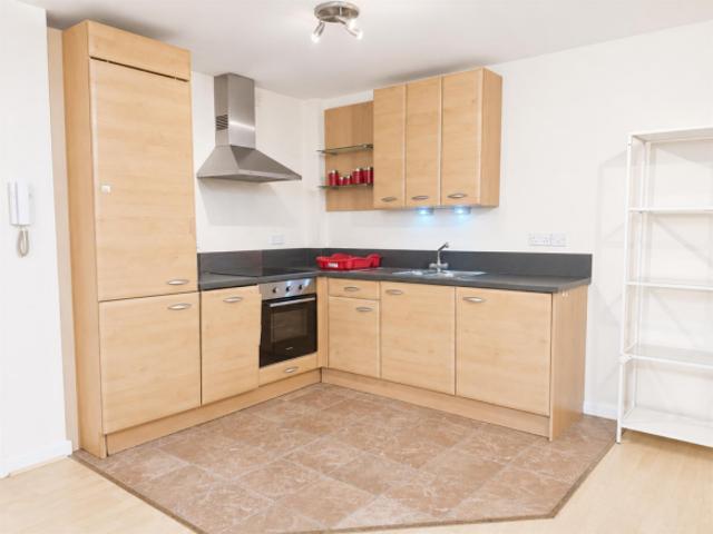 Flat for rent in South Lane, West Yorkshire