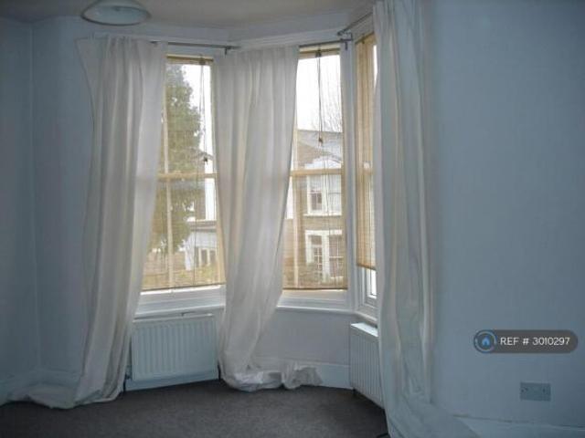 Flat for rent in Cat Hill