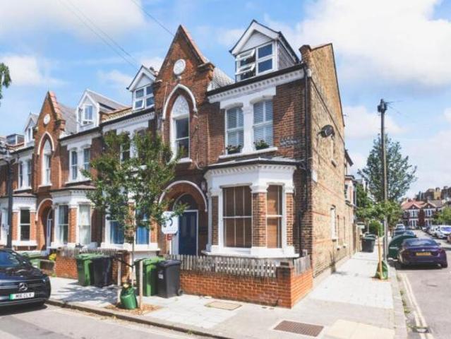 Flat for rent in Cat Hill