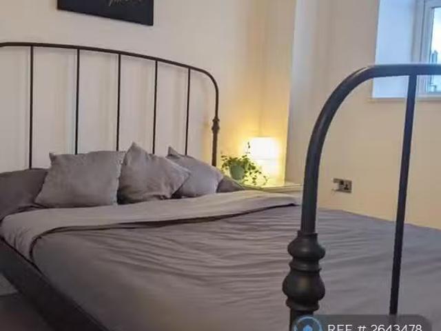House for rent in Brookfoot, Brighouse
