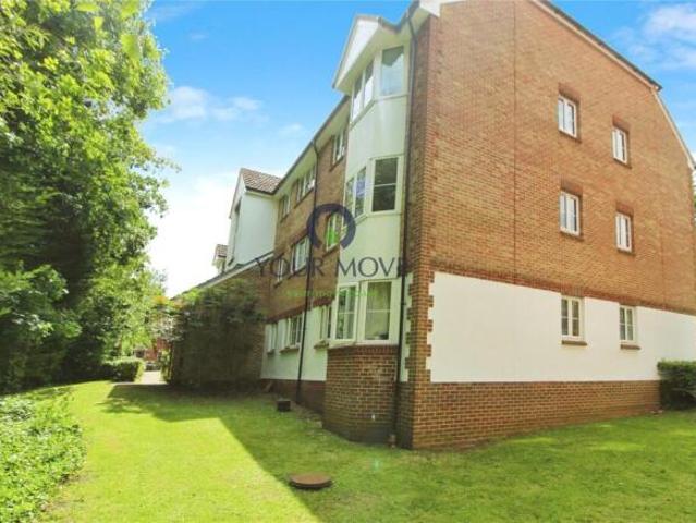 Flat for rent in Sutton Green, Woking