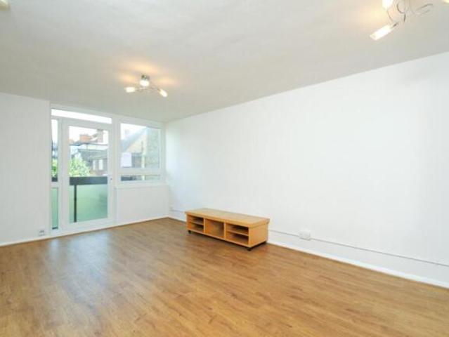 Flat for rent in Cat Hill