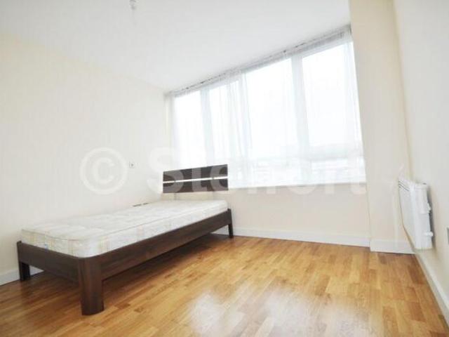 Flat for rent in Cat Hill