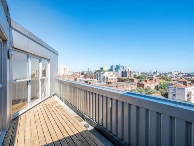 Flat for rent in Cat Hill
