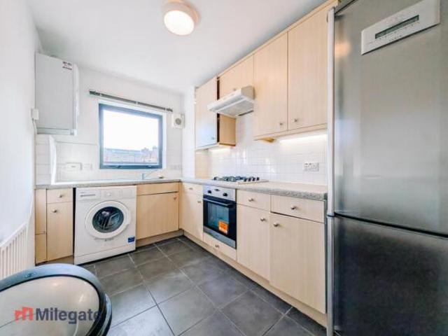 Flat for rent in Cat Hill