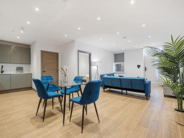 Flat for rent in Cat Hill, England