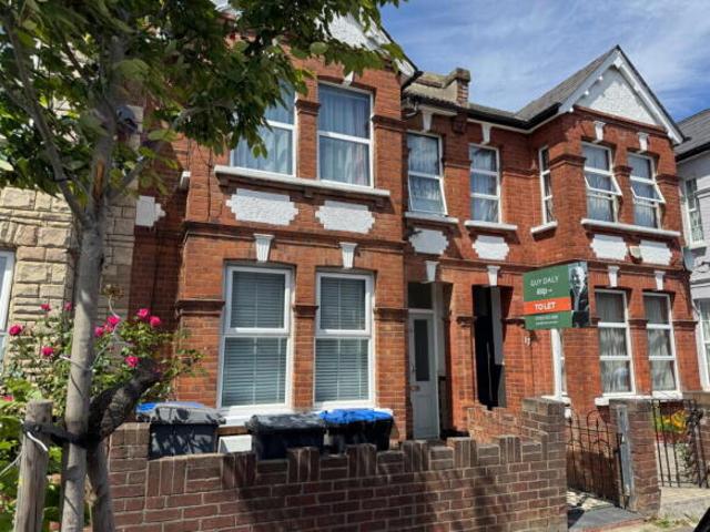 Flat for rent in Cat Hill