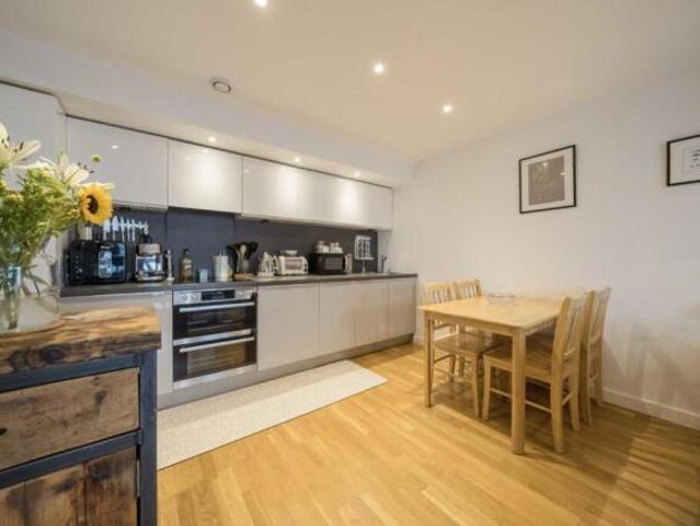 Flat for rent in Brentford End, Greater London