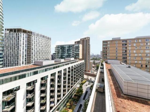 Flat for rent in Canary Wharf, Greater London