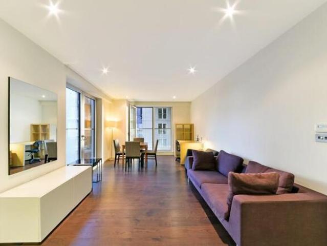 Flat for rent in Canary Wharf, Greater London