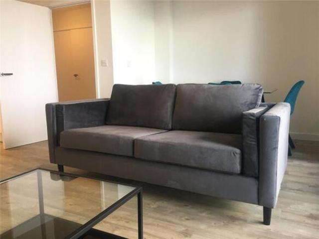 Flat for rent in Cat Hill, England