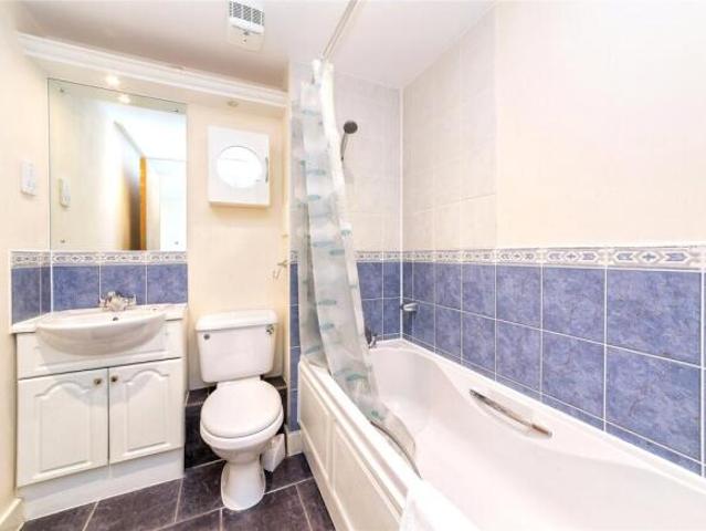 Flat for rent in Cat Hill