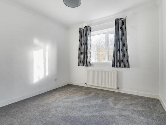 Flat for rent in Mansewood, Scotland