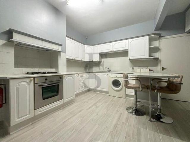 Flat for rent in Cat Hill