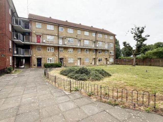 Flat for rent in Edmonton, Greater London