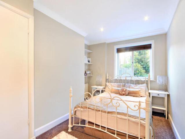 Flat for rent in Cat Hill