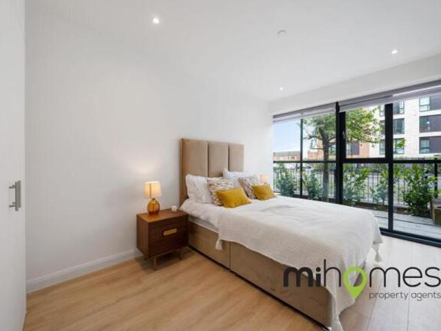 Flat for rent in Slough