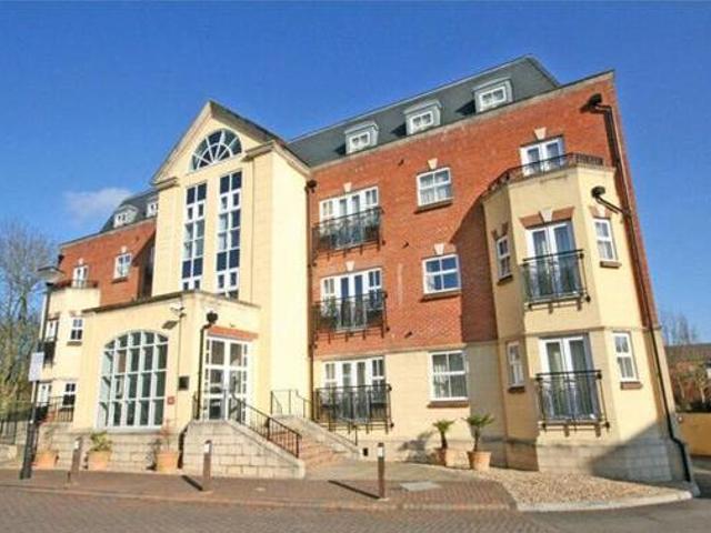 House for rent in Beaconsfield, Knotty Green