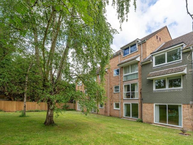 Apartment for rent in Church Cowley, The Slade