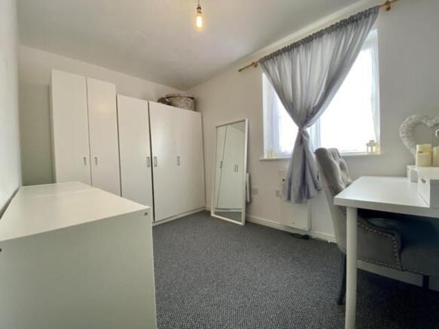 Flat for rent in Pengam Green, Cardiff