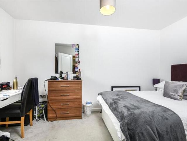 Flat for rent in Cat Hill