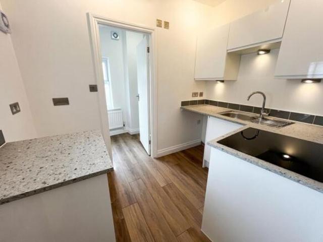 Flat for rent in South Lane, West Yorkshire