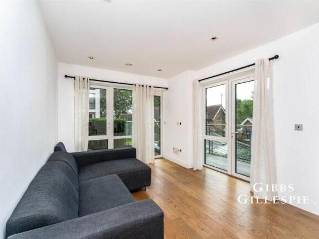 Flat for rent in Cat Hill