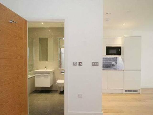 House for rent in Surrey