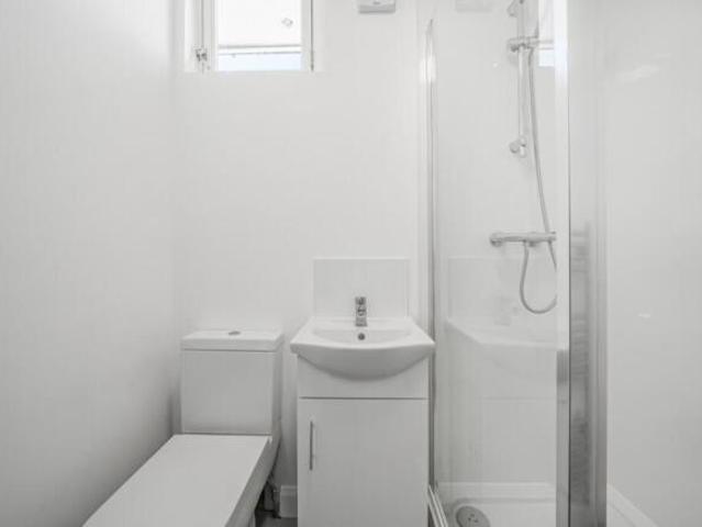 Flat for rent in Cat Hill