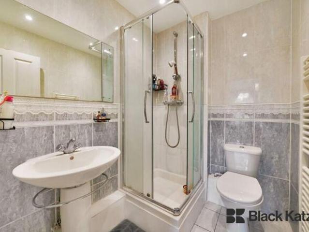 Flat for rent in Cat Hill