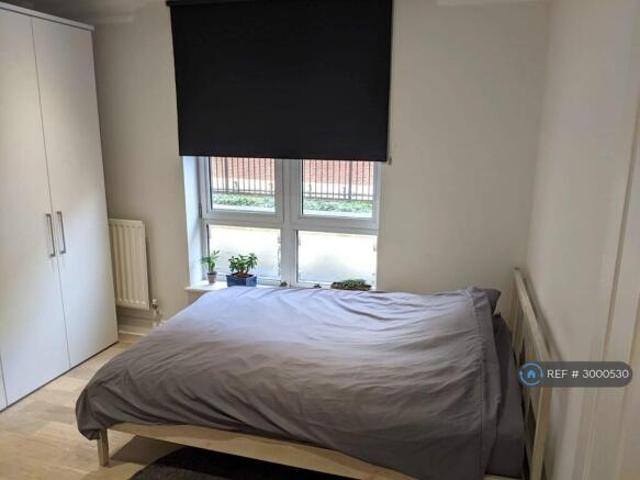 Flat for rent in Cat Hill