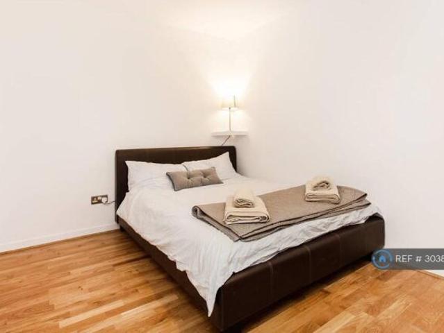 Flat for rent in Cat Hill
