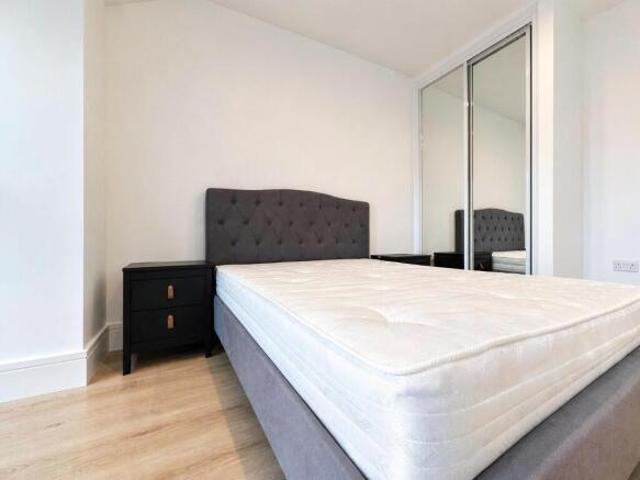 Flat for rent in Cat Hill