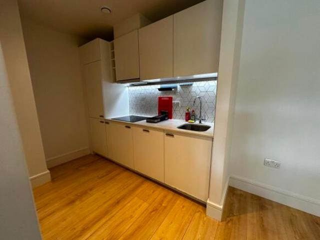Flat for rent in Cat Hill