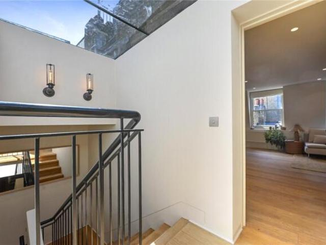 Flat for rent in Cat Hill