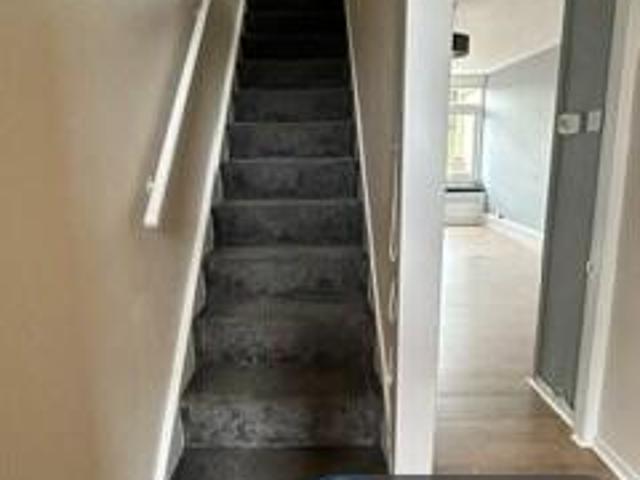 Flat for rent in Cat Hill