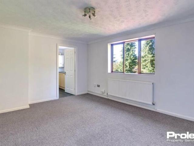 Flat for rent in Crostwick, Norfolk