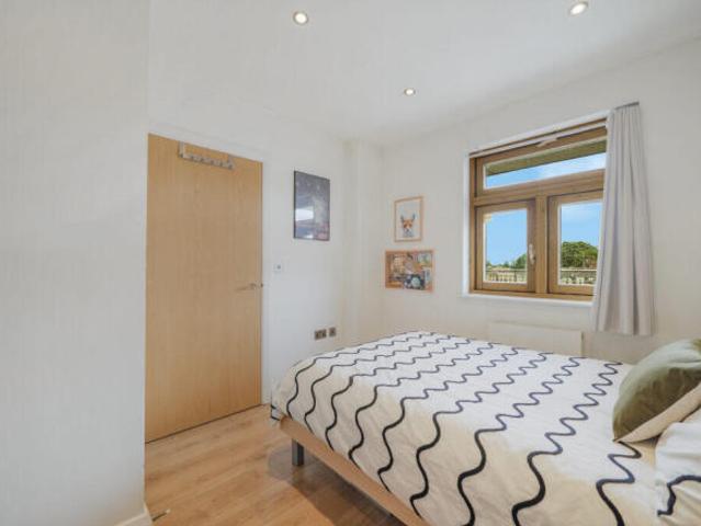 Flat for rent in Cat Hill
