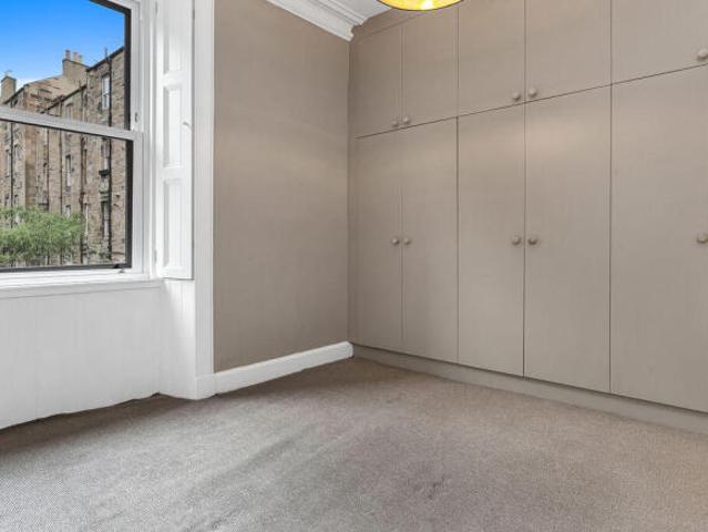 Flat for rent in Newington, Scotland